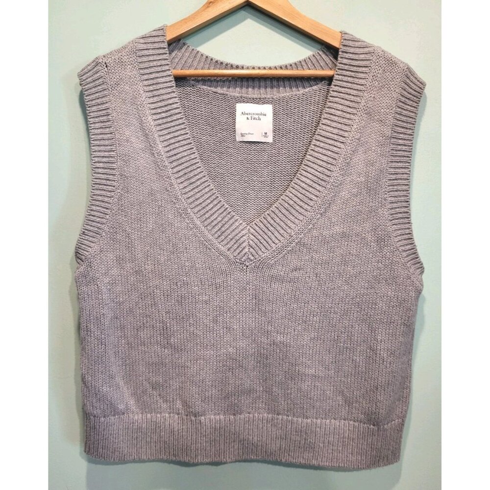 Abercrombie & Fitch Light Gray Knit V-Neck Sweater Vest